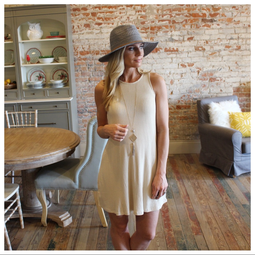 ✨LAST ONE✨Oatmeal waffle knit sleeveless dress - Picture 3 of 7